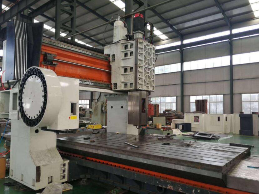 龍門銑(xi)床查驗(yan)導軌直(zhi)線度的(de)丈量辦(ban)法